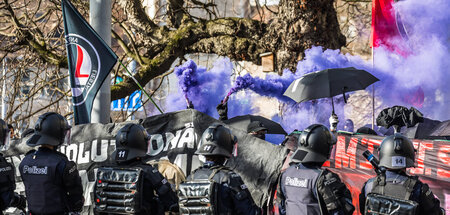 Rechtes Gedankengut stoppen – ob auf der Straße oder in den Schu...