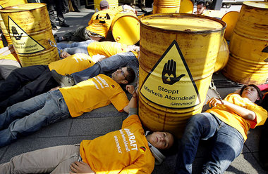 Greenpeace-Protest am Mittwoch in Berlin gegen Forderungen der A... Greenpeace-Protest am Mittwoch in Berlin gegen Forderungen der A...