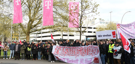 Die Telekom-Beschäftigten in Hamburg waren am Montag ebenfalls i...