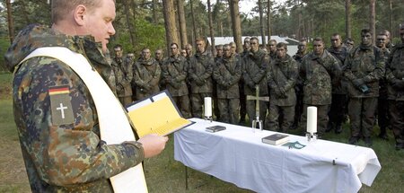 Mit Gottes Segen den Degen pflegen. Evangelischer Militärpfarrer...