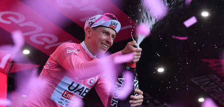 Er hat Bock: Tadej Pogačar im Maglia Rosa (5.5.2024)