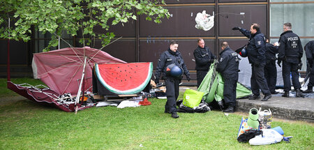Polizei nach der Räumung des Palästina-Solidaritätscamps an der ...