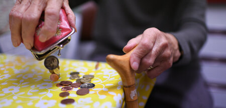 Mehr als 42 Prozent der Rentner in der BRD müssen mit weniger al...