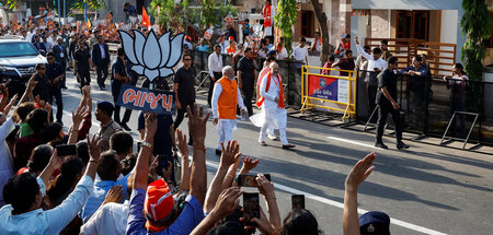 Auf dem Weg zur Stimmabgabe: Indiens Premierminister Narendra Mo...
