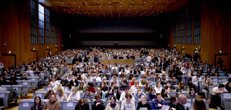 Wann kommt der überfällige Nachschlag? (Audimax der Uni Köln)