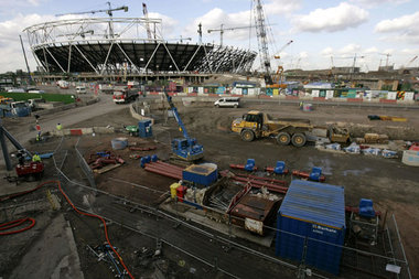 Auch die Großbaustelle für den Londoner Olympiasportpark wurde v...