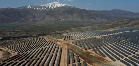 Meistens nach Süden ausgerichtet: Photovoltaikpark bei Kozani in...