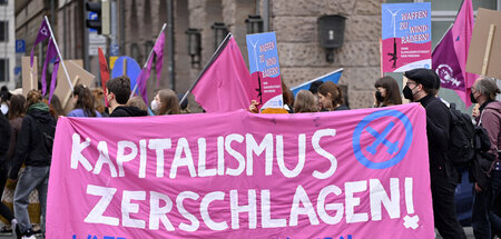 1.-Mai-Demonstration in Nürnberg unter dem Motto »Als Klasse käm...