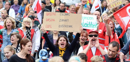 »Bildungswende jetzt!«: Berliner Demonstration im Rahmen der bun...