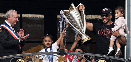 Rauf auf den Balkon: Die Spieler von Stade Toulousain werden auf...