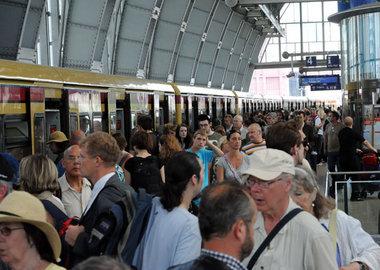 Berliner S-Bahn-Kunden müssen zur Zeit nicht nur auf dem Bahnhof...