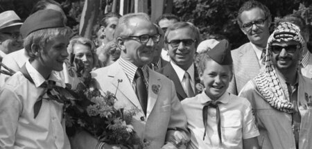 Erich Honecker und Jassir Arafat bei den X. Weltfestspielen der ...