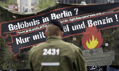 Gelöbnix am 20 Juli 2008: Dank Polizei weit ab vom eigentlichen ... Gelöbnix am 20 Juli 2008: Dank Polizei weit ab vom eigentlichen ...
