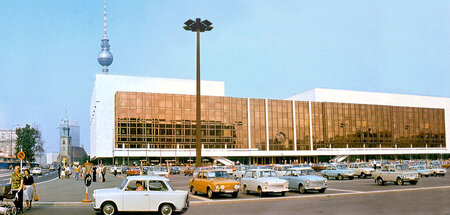 Der Palast der Republik in der Sonne des Jahres 1977