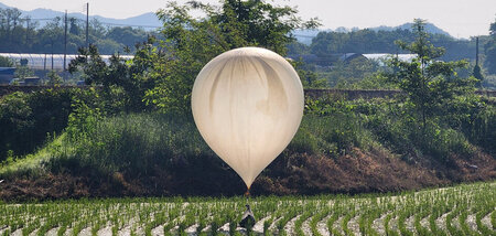 Dünger auf dem Luftweg: Wohl aus Nordkorea stammender Ballon übe...