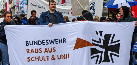 Wollen Orte des Lernens nicht dem Militär überlassen: Teilnehmen... Wollen Orte des Lernens nicht dem Militär überlassen: Teilnehmen...