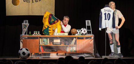 Funktioniert auch live: »Zeiglers wunderbare Welt des Fußballs« ...