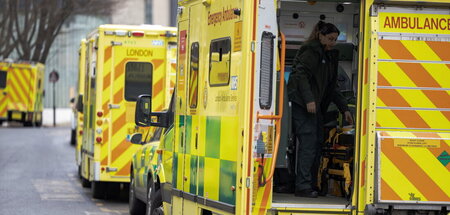 Parkplätze sind die neuen Krankenhäuser (Rettungswagen in London...