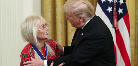 »Friedensstifterin« Miriam Adelson erhält Auszeichnung von Donal...