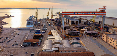 Fincantieri-Werft am Adriatischen Meer in Ancona, Italien