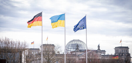 Berlinbesuch: Drei, die in Permanenz konferieren, um die Militär...