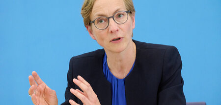 Zwischen Regierungslinie und Friedenspolitik: Die Forscherin Uru...