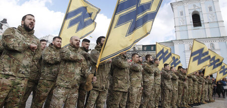 US-Waffen in »vertrauenswürdigen« Händen: Nazisymbolik als Marke...