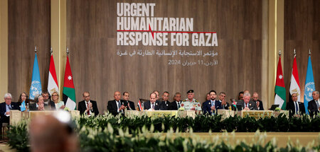 UN-Generalsekretär Guterres (l.) richtet beim Gipfel in Jordanie... UN-Generalsekretär Guterres (l.) richtet beim Gipfel in Jordanie...