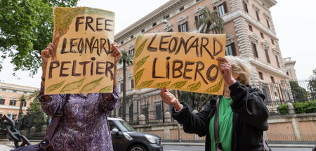»Befreit Leonard Peltier«: Kundgebung für den inhaftierten Indig...