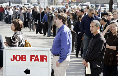 Jobmesse in Mateo, Kalifornien. Während die US-Regierung bereits... Jobmesse in Mateo, Kalifornien. Während die US-Regierung bereits...