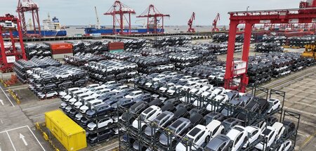 »Skaleneffekte genutzt«: E-Autos vor dem Export nach Übersee in ...