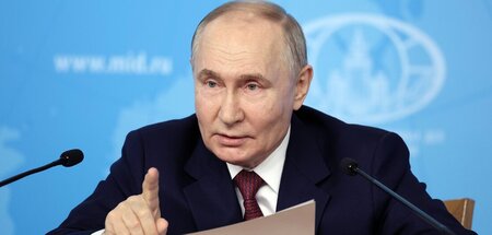 Im Außenministerium in Moskau skizziert Putin am Freitag seinen ...