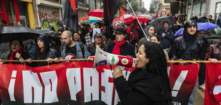 Tausende protestierten am Sonntag in Brüssel gegen den Aufstieg ...