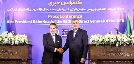 Der Leiter der iranischen Atomenergieorganisation Mohammad Eslam...