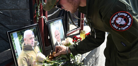 Ehrung für Jewgeni Prigoschin (l.) und Dmitri Utkin, der die »Wa...