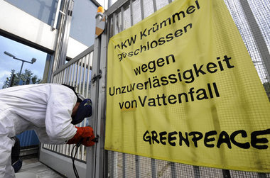 Zugeschweißt: Das Einfahrtstor zum AKW Krümmel Zugeschweißt: Das Einfahrtstor zum AKW Krümmel