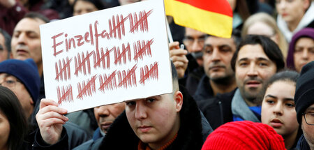 Kein Einzelfall: Diskriminierung in der BRD (Hanau, 23.2.2020) Kein Einzelfall: Diskriminierung in der BRD (Hanau, 23.2.2020)