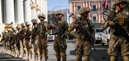 Nach drei Stunden war der Spuk beendet: Schwerbewaffnete Militär...