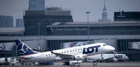 Der Hauptstadtflughafen »Lotnisko Chopina w Warszawie« soll für ...