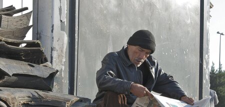 Istanbul: Zeitung lesen in der Mittagspause – ist der Autor scho...