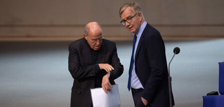 Kurz vor 12: Gregor Gysi und Dietmar Bartsch (Berlin, 10.11.2023...