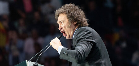 Gerade dabei, mit abschätzigen Bemerkungen gegen Spaniens Linksr...