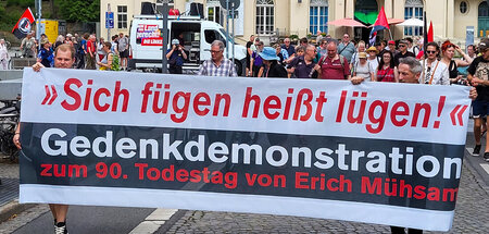 Ein Zeichen in feindlicher Umgebung: Mühsam-Gedenkdemonstration ...