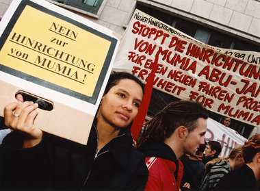 Teil der weltweiten Solidaritätsbewegung: Demonstration für Mumi...