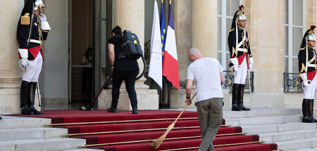 Reinemachen vor hohem Besuch aus dem Weißen Haus: Roter Teppich ...