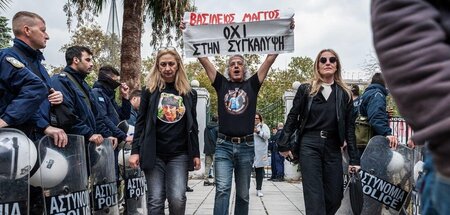 »Nein zur Vertuschung«: Vasilis Vater Giannis Maggos setzt sich ...