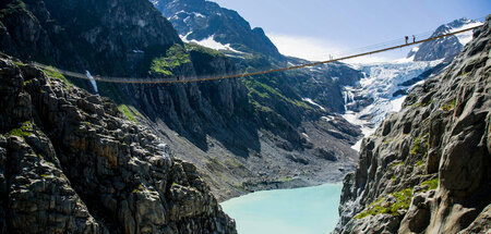Überflutungsgefahr: Alpine Gletscherlandschaft im Berner Oberlan... Überflutungsgefahr: Alpine Gletscherlandschaft im Berner Oberlan...