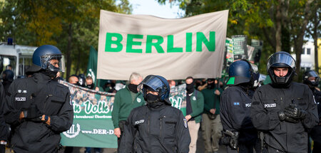 Die faschistische Partei will ihren Aktionsraum über mehrere Ber...