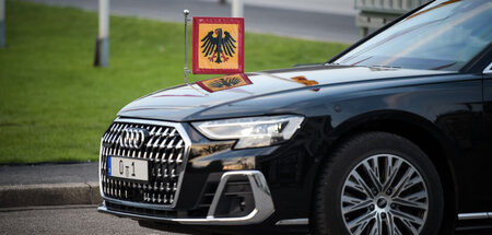 Mobilität für die Allgemeinheit statt Sponsoring von Luxuskaross...