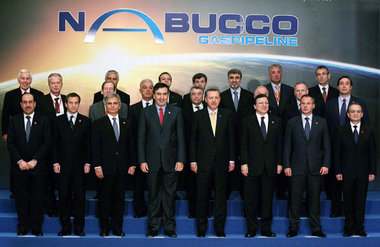 Zum Start von Nabucco versammelte sich jede Menge Politprominenz... Zum Start von Nabucco versammelte sich jede Menge Politprominenz...